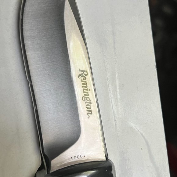 Remington Sportsman R10001 Fixed 4.3" Drop Point Blade Knife $30 - Picture 9 of 13